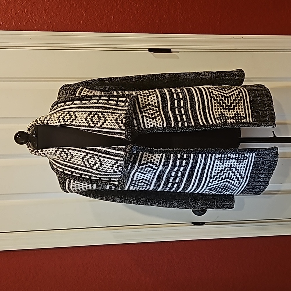 INTERMIX Sweater - Picture 2 of 7